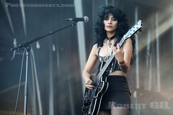 L.A. WITCH - 2023-05-28 - ANGERS - Le Chabada - Scene Reverberation - Sade Sanchez